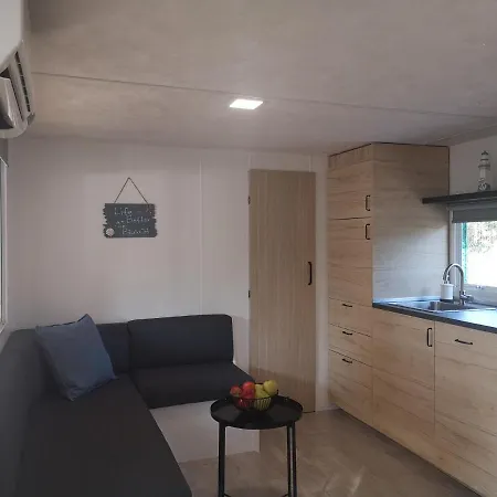 F&Z Mobile Home Camping Jezera Village Parque de vacaciones Murter
