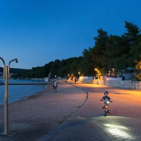 F&Z Mobile Home Camping Jezera Village *