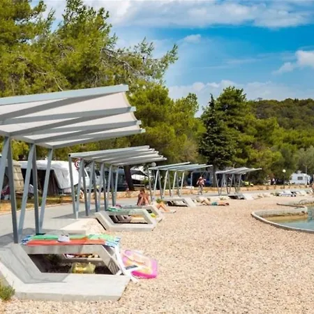 Parque de vacaciones F&Z Mobile Home Camping Jezera Village Murter